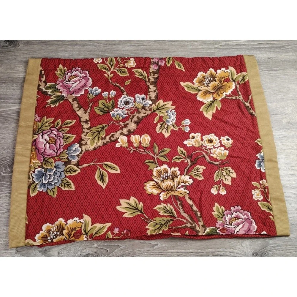 Lot of 4 Pillow Cases Random Assortment Mixture Red Blue White Plaid Floral‎